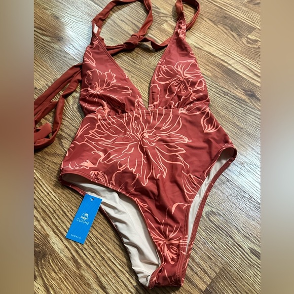 Women's VNeck Crisscross One Piece Swimsuit - Picture 5 of 8